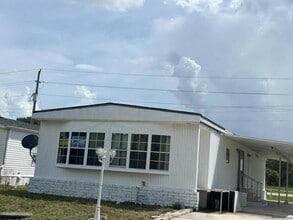 8401 Breeze Hill Dr in Lake Wales, FL - Building Photo - Building Photo