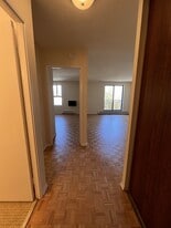 800 Riddell Ave N in Ottawa, ON - Building Photo