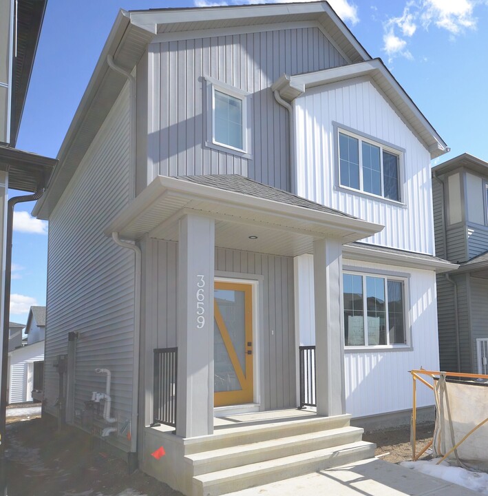 3659-3214 214 St NW in Edmonton, AB - Building Photo
