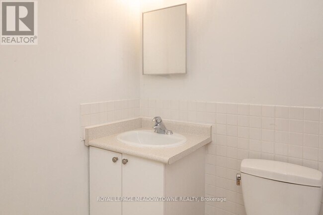 1017 Seneca Ave in Mississauga, ON - Building Photo - Building Photo