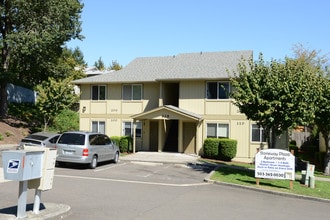 Stoneway Plaza Apartments in Salem, OR - Building Photo - Building Photo