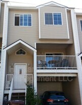 322 NE Whitman St in Pullman, WA - Building Photo