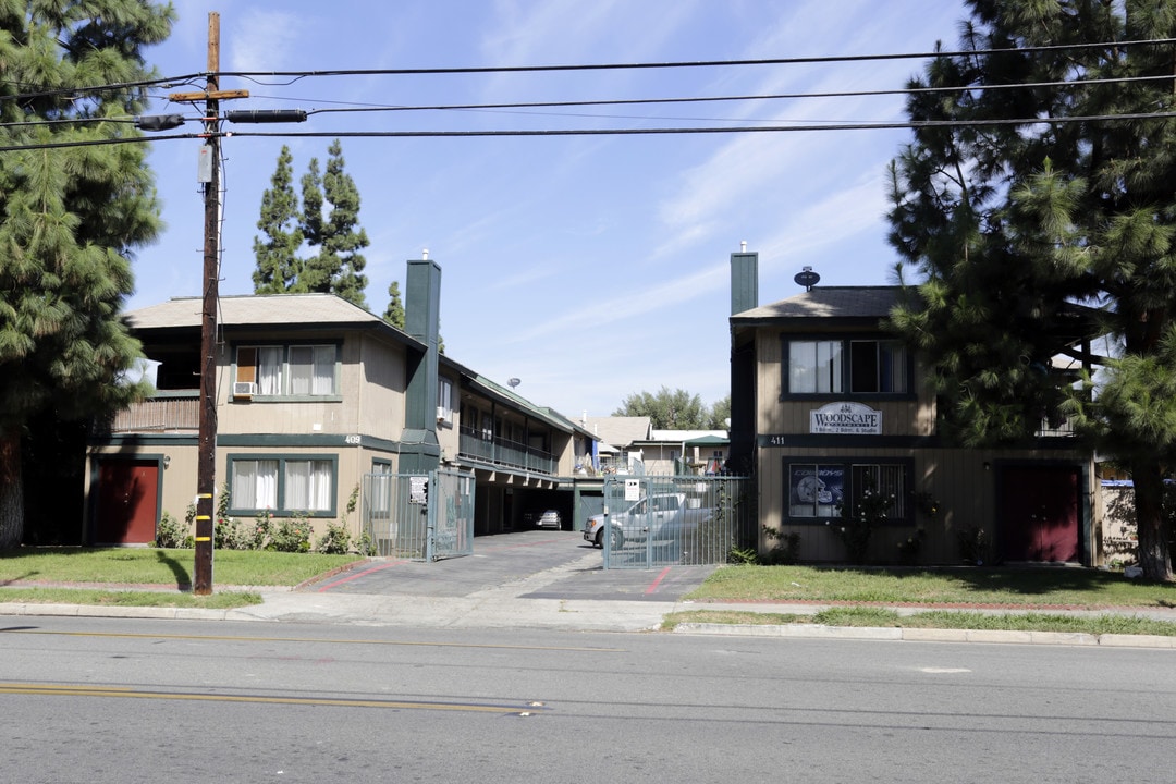 409 E Washington Ave in Santa Ana, CA - Building Photo