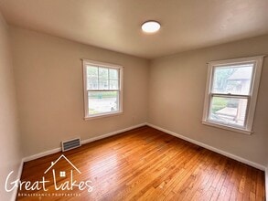 21728 Beechwood Ave in Eastpointe, MI - Building Photo - Building Photo