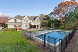 19 Arbutus Rd in Quogue, NY - Building Photo - Building Photo