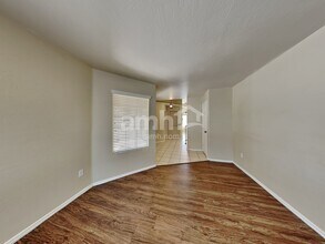 7463 E Natal Ave in Mesa, AZ - Foto de edificio - Building Photo