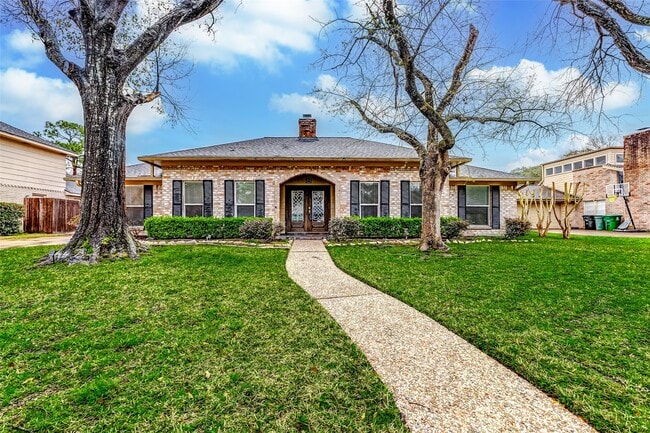 property at 3022 Triway Ln