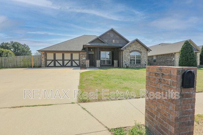 property at 1909 Sandpiper Ave