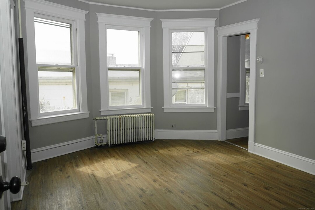 3371-3373 Main St in Hartford, CT - Foto de edificio