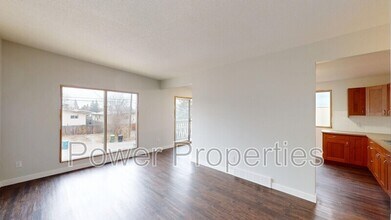 116 Sabrina Way SW in Calgary, AB - Building Photo - Building Photo