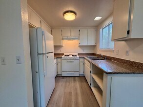 2065 Riley Ct, Unit #1 in Concord, CA - Foto de edificio - Building Photo