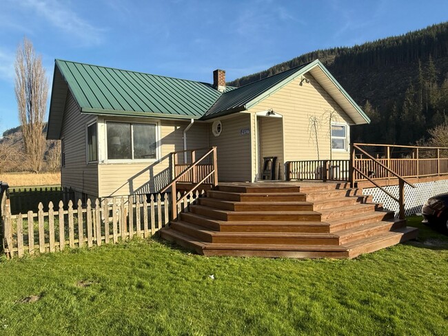 property at 23746 S Skagit Hwy