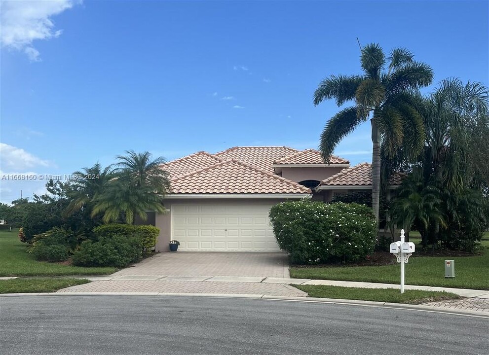 6642 Werner Ln in Boynton Beach, FL - Foto de edificio