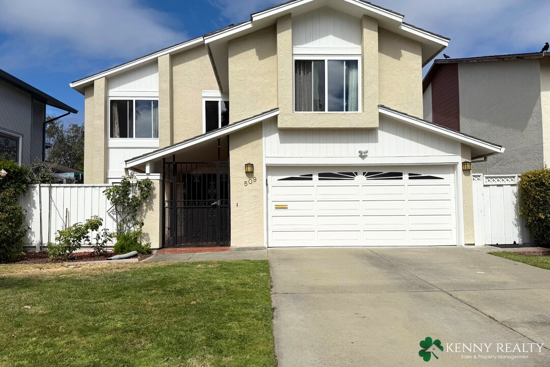 509 Trinidad Ln in Foster City, CA - Building Photo