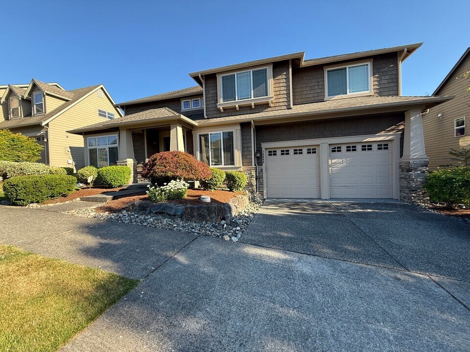 16649 NE 120th St in Redmond, WA - Building Photo