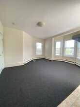 381 Broadway in Lynn, MA - Foto de edificio - Building Photo