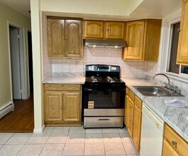 6511 Madison St in West New York, NJ - Building Photo - Building Photo