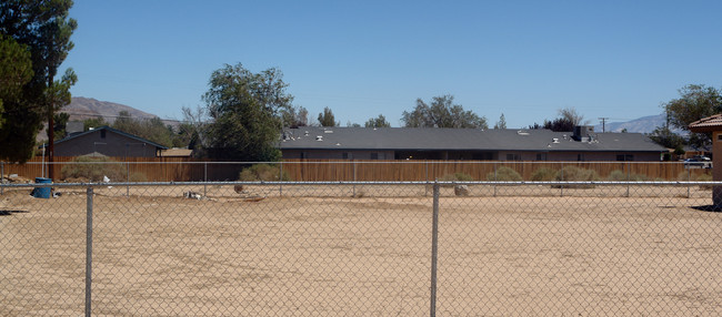 21654 Nisqually Rd in Apple Valley, CA - Building Photo - Building Photo