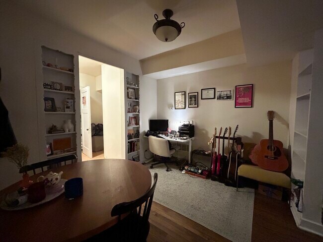 2554 W Eastwood Ave, Unit 1 in Chicago, IL - Building Photo - Building Photo