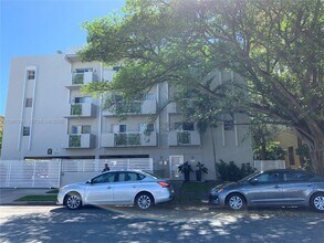 130 Mendoza Ave in Coral Gables, FL - Building Photo - Building Photo