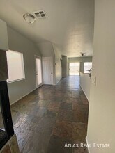 8004 Park Bench Ct in Las Vegas, NV - Building Photo - Building Photo