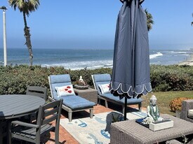 5075 Niagara Ave in San Diego, CA - Building Photo