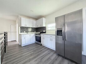 2630 SW 31st Pl in Miami, FL - Building Photo