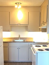 1209 Dickson Ave in Hanahan, SC - Building Photo - Building Photo