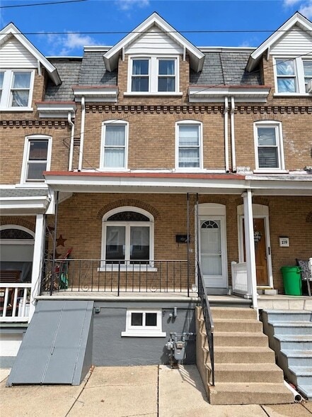 property at 221 Liberty St