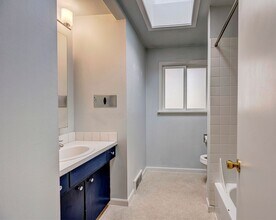 9207 12th Ave NE in Seattle, WA - Building Photo - Building Photo