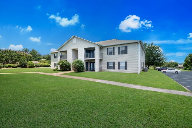 Park Village Apartments in Athens, TN - Building Photo - Building Photo