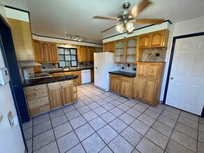 466 W 500 N, Unit Spacious 2-Bedroom Main L in Richfield, UT - Foto de edificio - Building Photo