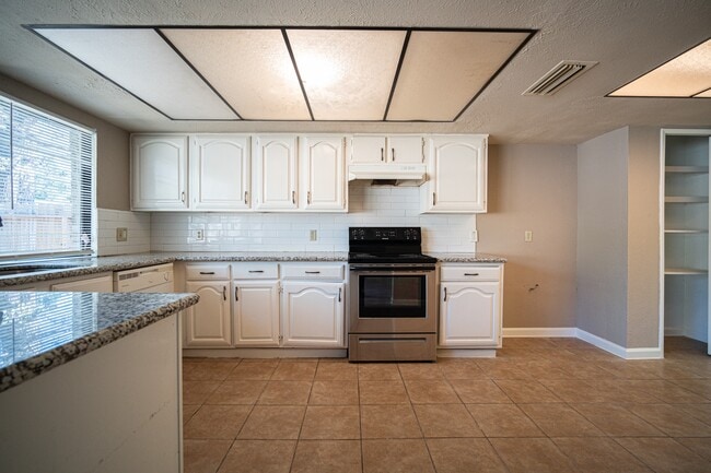 property at 2026 Quail Valley E Dr