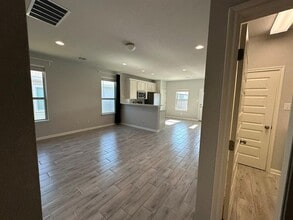 224 Wild Wind Trail in Jarrell, TX - Building Photo - Building Photo