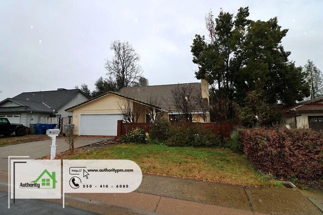 1232 Hawthorne Ave in Redding, CA - Building Photo - Building Photo