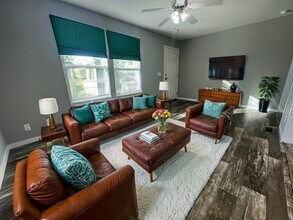 38033 Ducharme Dr in Clinton Township, MI - Building Photo - Building Photo