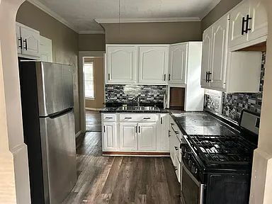 property at 2021 W 93rd St