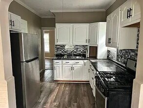 2021 W 93rd St in Cleveland, OH - Building Photo - Building Photo