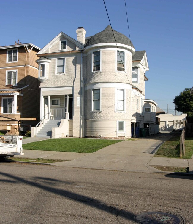 2249 San Antonio Ave in Alameda, CA - Foto de edificio - Building Photo