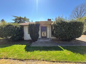 12230 SW Walker Rd in Beaverton, OR - Building Photo - Building Photo