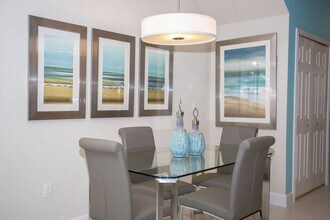 1436 Retreat Cir in Clermont, FL - Foto de edificio - Building Photo