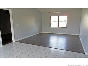 699 SW Hoffenberg Ave in Port St. Lucie, FL - Building Photo - Building Photo