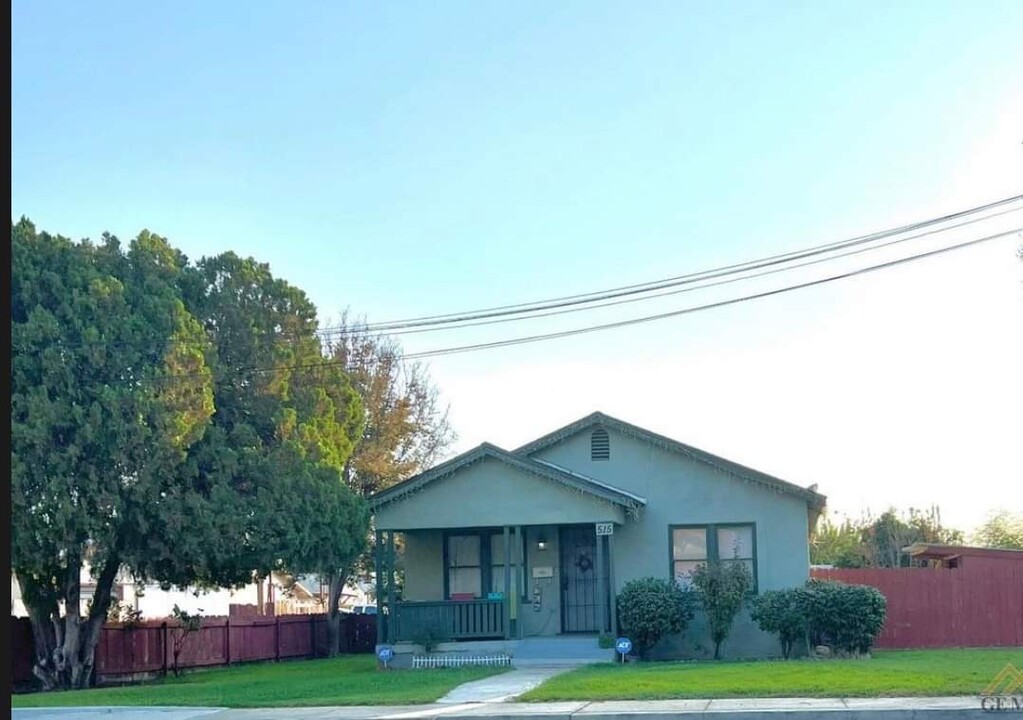 515 Calloway St in Shafter, CA - Building Photo