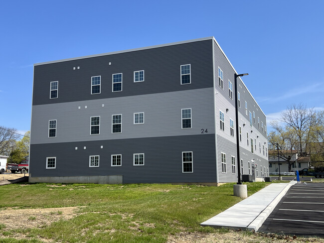 24 S Elm St, Unit 101