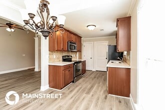 212 Falling Waters Way in Alabaster, AL - Building Photo - Building Photo