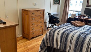 77 Pond Ave, Unit 407 in Brookline, MA - Foto de edificio - Building Photo