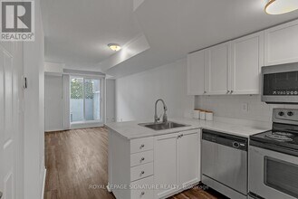 60 Turntable Crescent in Toronto, ON - Building Photo - Building Photo