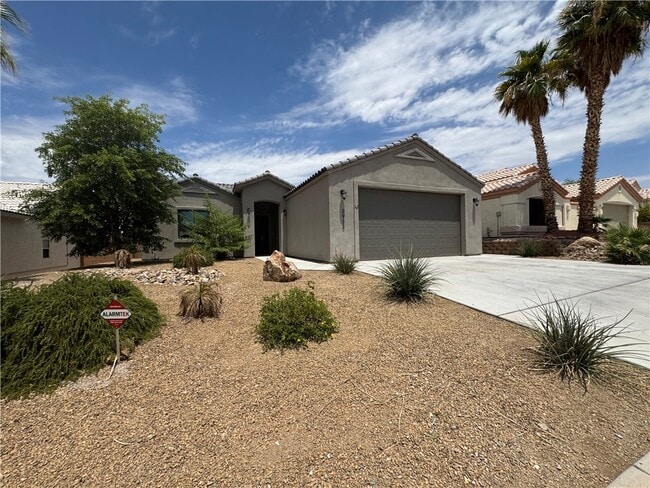 2933 Camino Encanto in Bullhead City, AZ - Building Photo - Building Photo