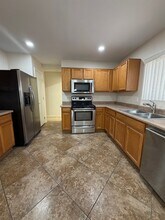 11402 W Hutton Dr in Surprise, AZ - Building Photo - Building Photo