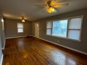 11515 Hackett St in Sugar Creek, MO - Building Photo - Building Photo